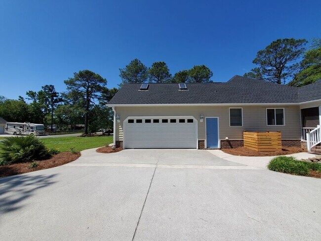 Building Photo - 7517 Lost Tree Rd