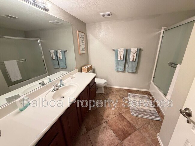 Building Photo - 4203 E Los Altos Rd