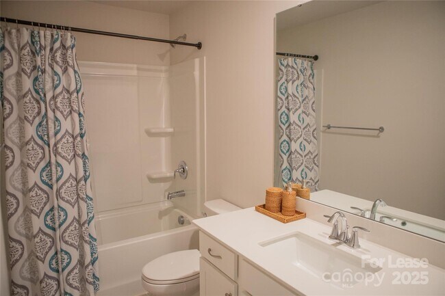 Building Photo - 13020 Lannister Dr