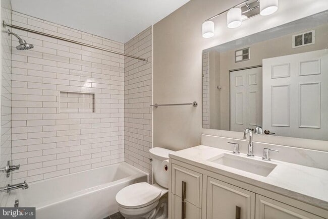Building Photo - 7729 Inversham Dr
