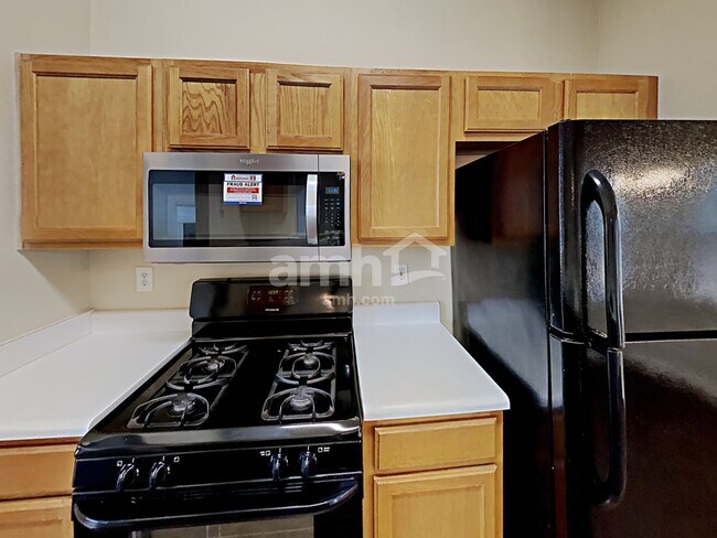 Building Photo - 4865 Lake Park Ln