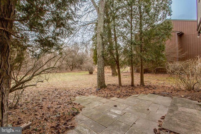 Building Photo - 17 Eden Roc