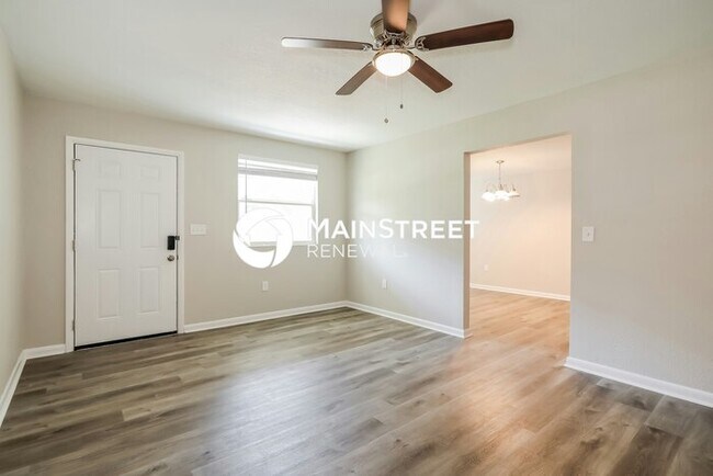 Building Photo - 3 Bedroom Pet-Friendly Home in JACKSONVILLE, FL with Main Street Renewal