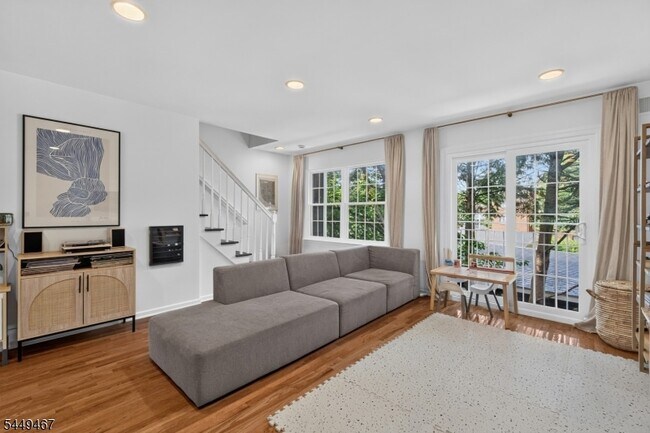 Building Photo - 100 Glenridge Ave