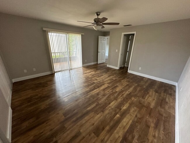 Building Photo - $1600-$2000 P.M