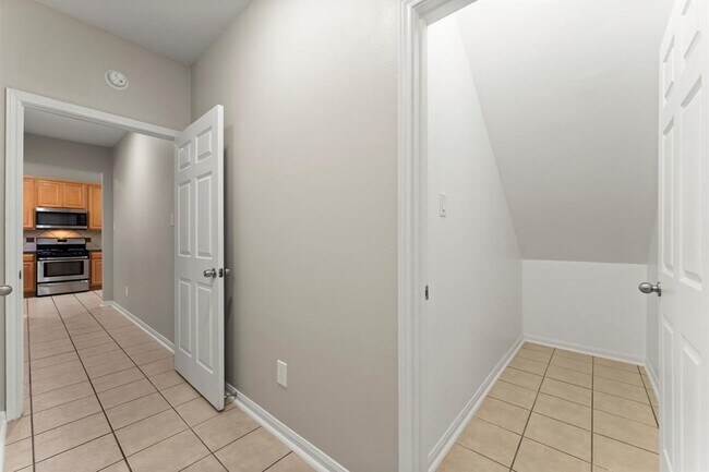 Building Photo - 6614 Autumn Flowers Dr