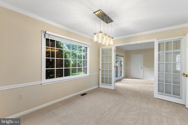 Building Photo - 208 Bristol Downs Dr
