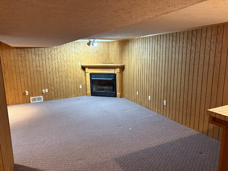 Building Photo - 1292 Zwick Ave