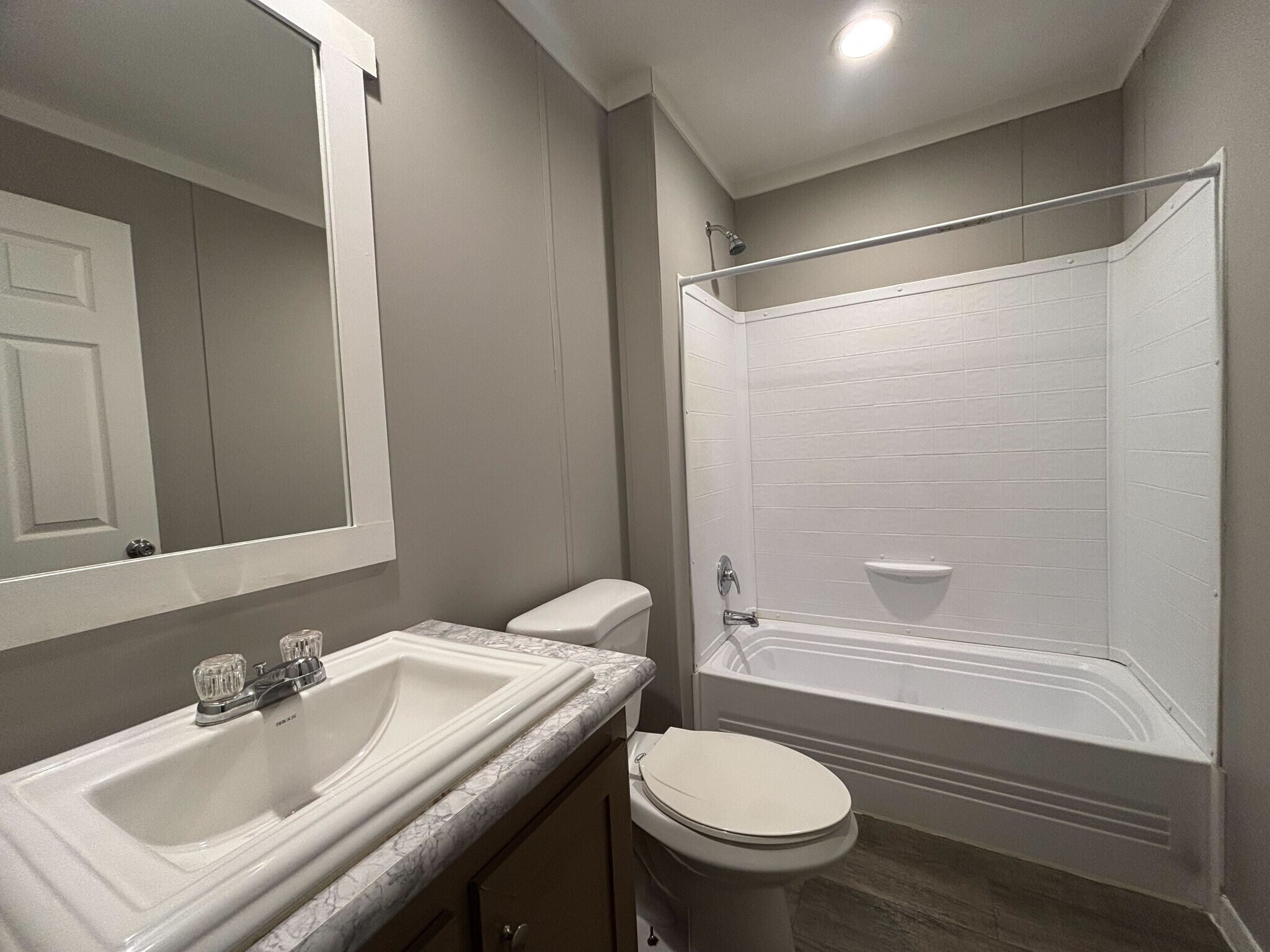 Building Photo - 116 E Semands St