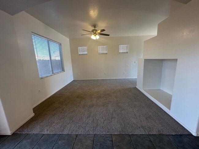 Building Photo - Mesa East Valley Home near Desert Ridge High