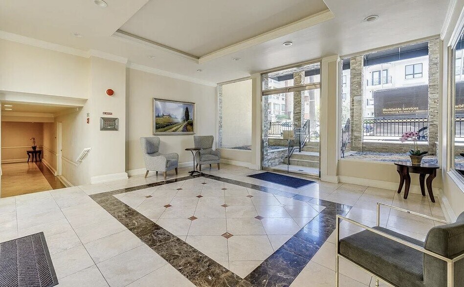 Building Lobby 2 - 11970 Montana Ave