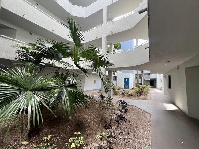 Building Photo - 8205 SW 152nd Ave