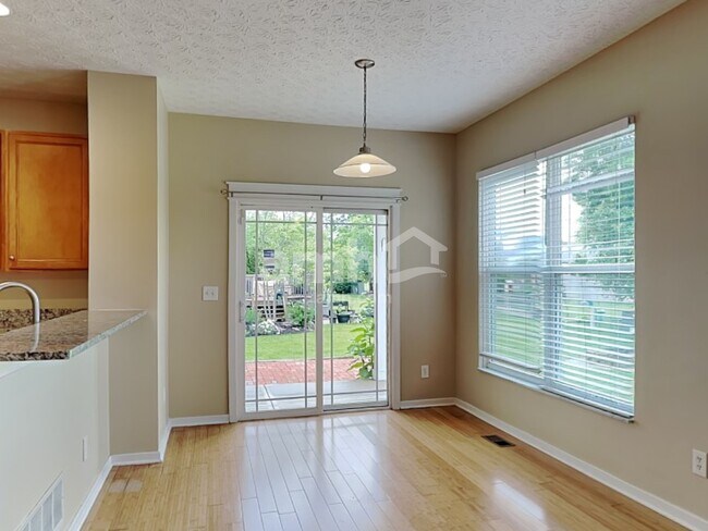 Building Photo - 1085 McCoy Dr
