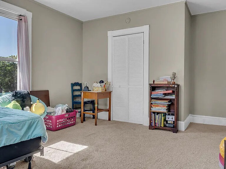 Building Photo - 280 Main St