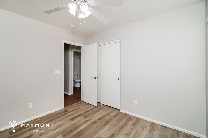 Building Photo - 42539 W Michaels Dr