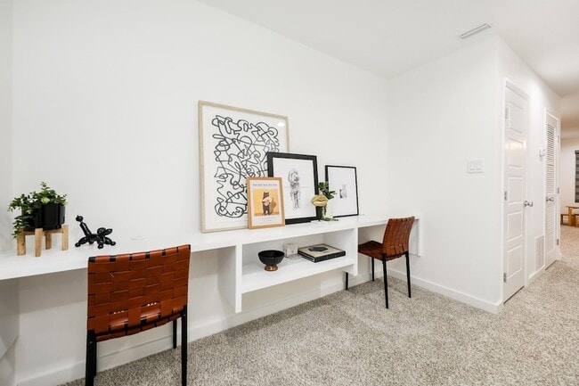 Building Photo - 305 Deer Path Lp