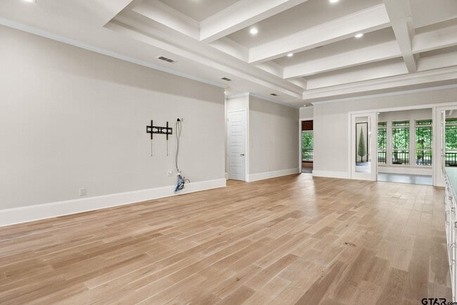 Building Photo - 440 Bunker Dr