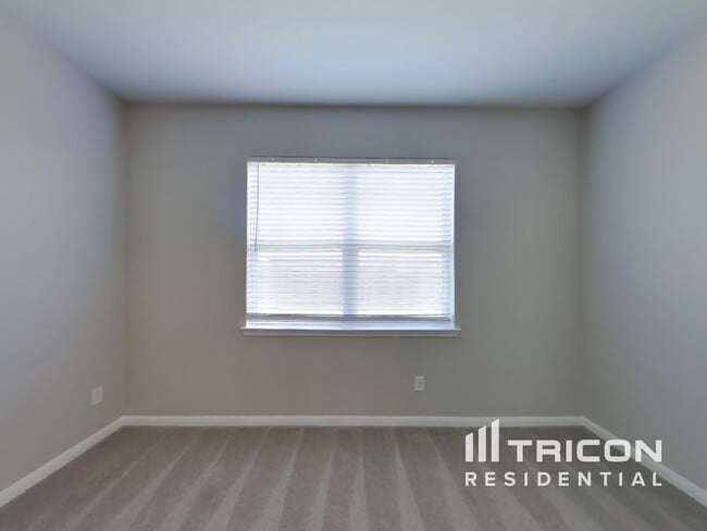 Building Photo - 10823 Spring Brook Pass Dr