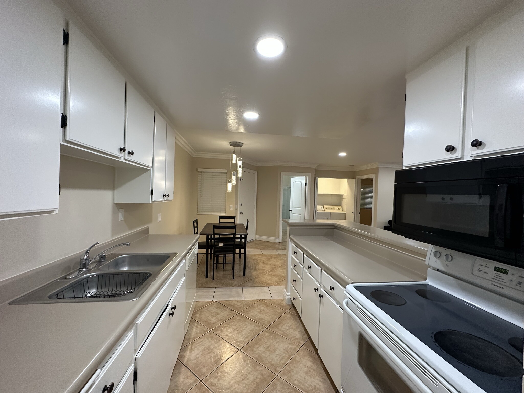 Building Photo - 227 Woodland Pky