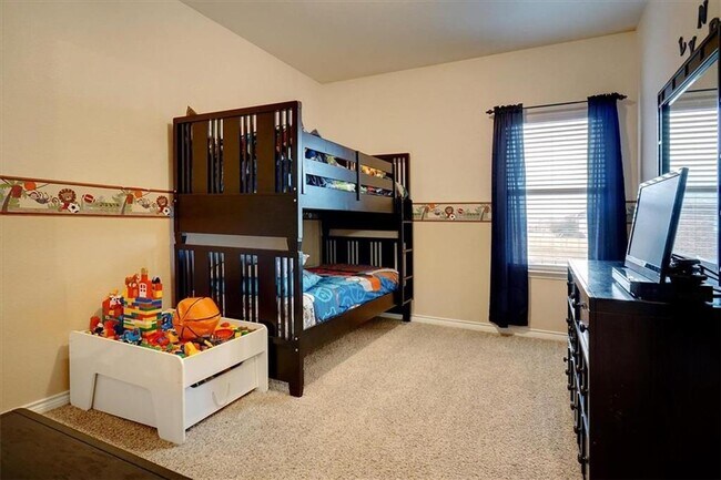Building Photo - 4100 Comanche Dr