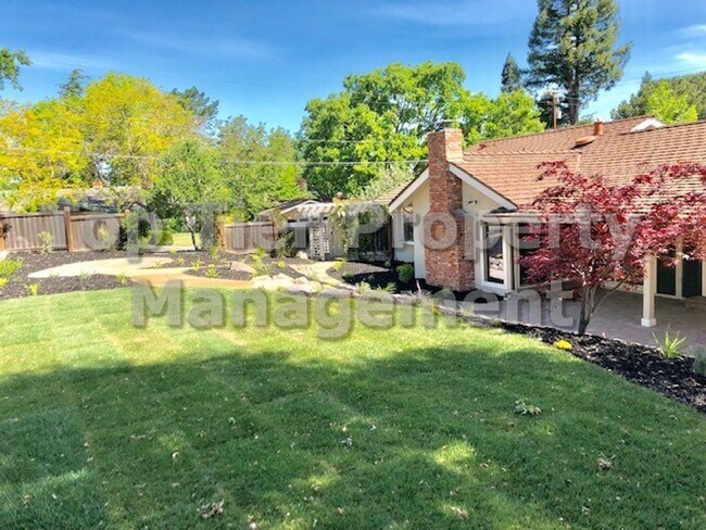 Building Photo - Very nice 4 Bed/3 Bath/2,145 Sqft House in West Danville available 6/15 for Lease!