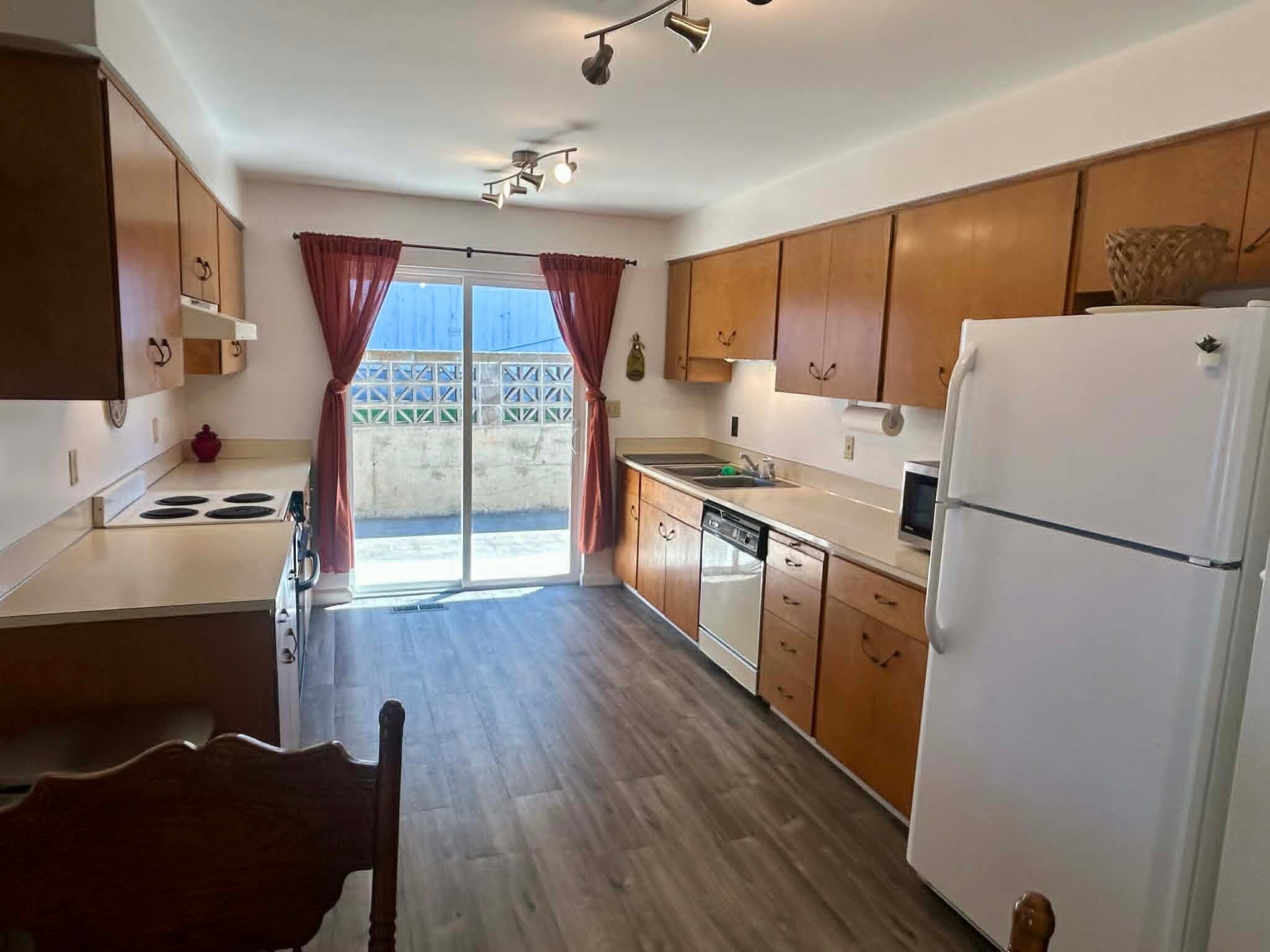 Building Photo - 302 N 37th Ave