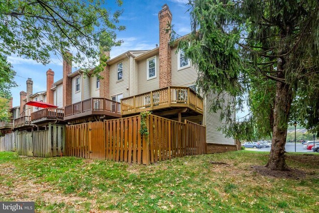 Building Photo - 4255 Sleepy Lake Dr