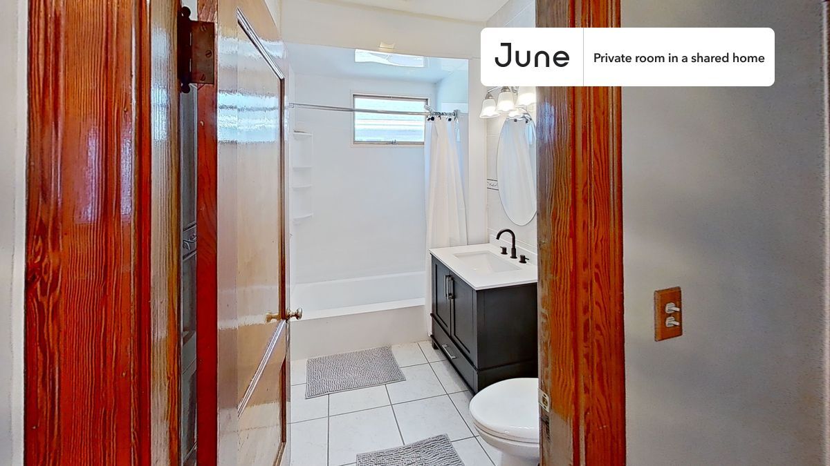 Building Photo - Room in Shared 5 bed/2 bath home