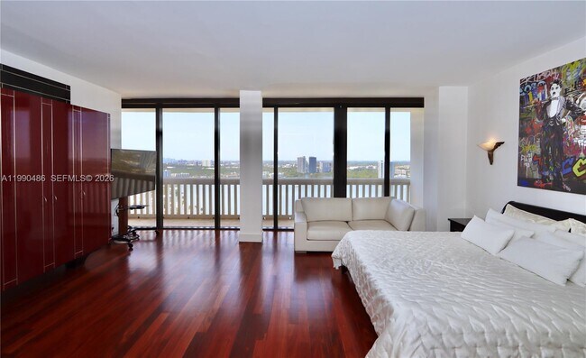 Building Photo - 1000 E Island Blvd