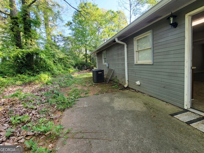 Building Photo - 14 Candlewood Terrace NE