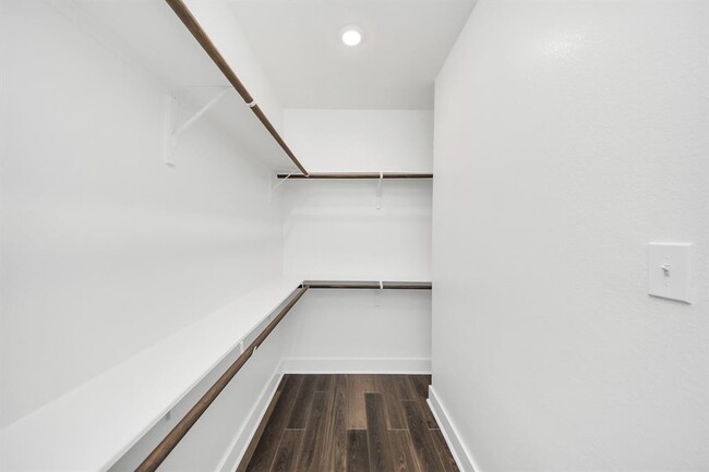 Building Photo - 10638 Cascade Crk Dr