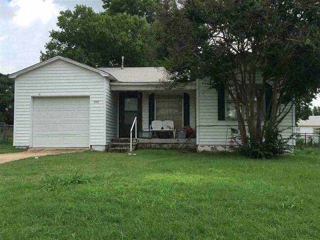 Primary Photo - 616 N D St