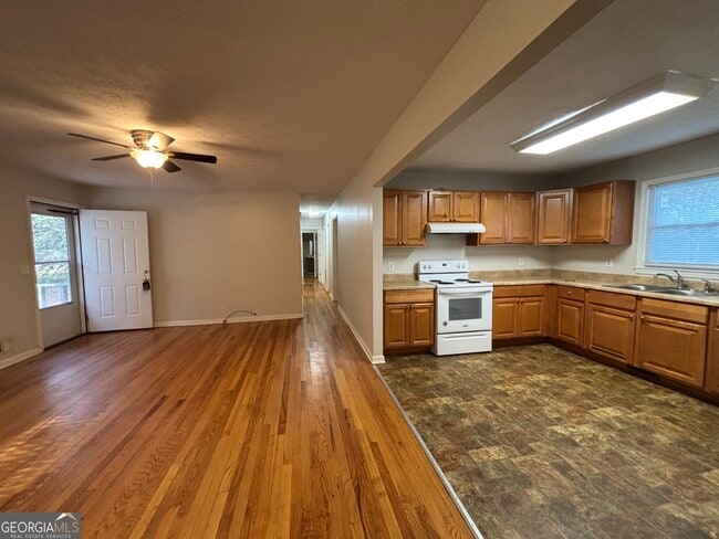 Building Photo - 1451 Prospect Rd