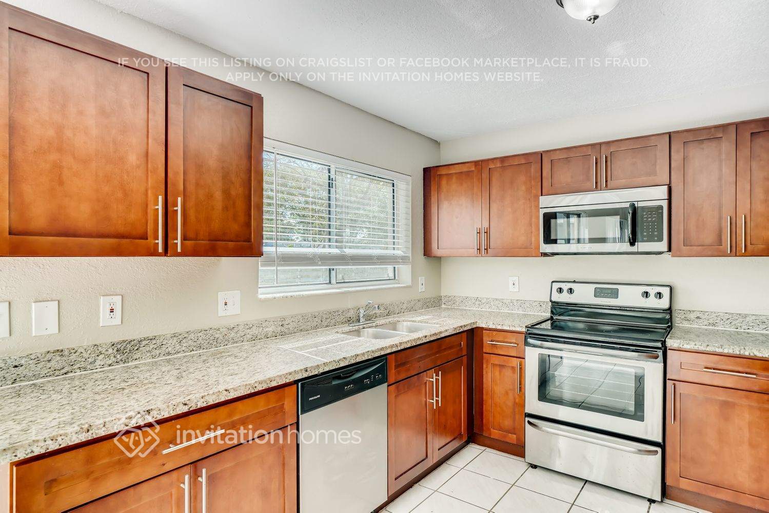 Building Photo - 13776 SW 145th Terrace