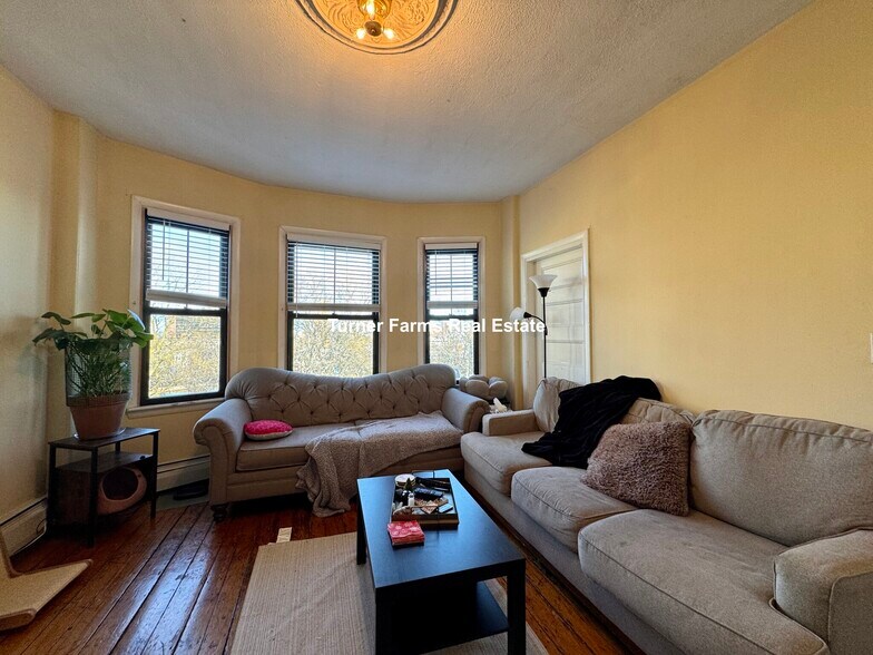 Building Photo - 1516 Tremont St