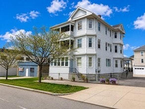 Building Photo - 544 Plymouth Ave