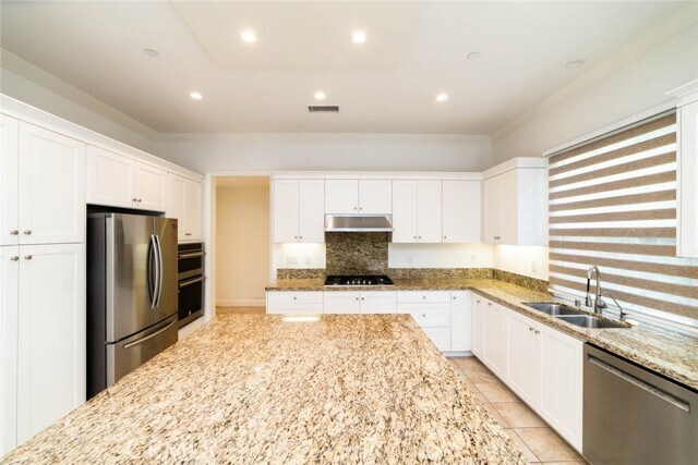 Building Photo - 52 Henson