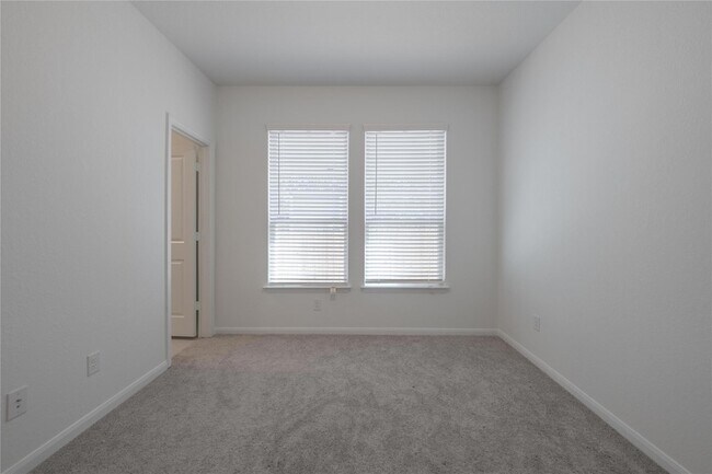 Building Photo - 313 Sonbria Pass