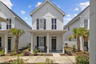 Building Photo - Fully Furnished Home in The Parks