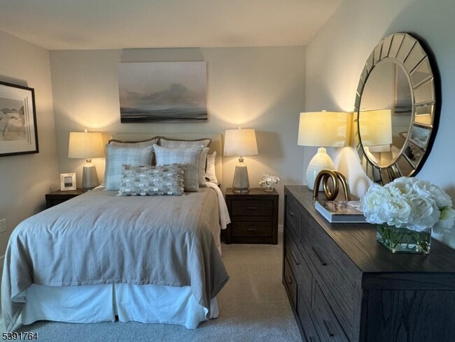 Building Photo - 2 Drake Ct