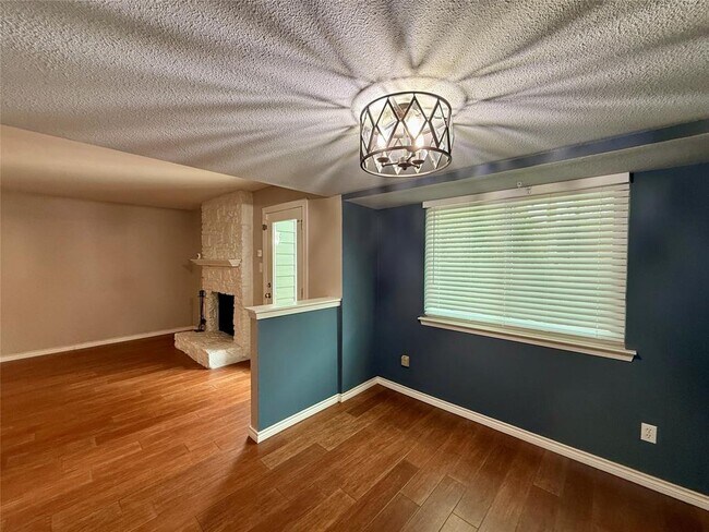 Building Photo - 3408 Ambleside Dr