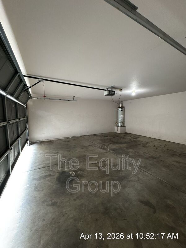 Building Photo - 1923 E Academy Ave