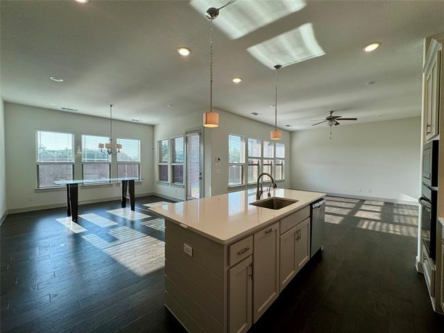 Building Photo - 1066 Fullerton Dr