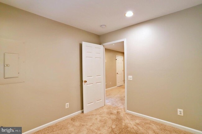 Building Photo - 8239 Singleleaf Ln