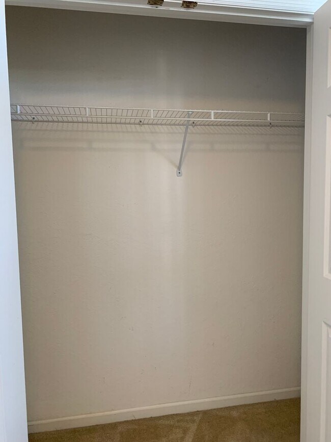 Building Photo - "Move In Special" $250 OFF First Month's Rent - Lovely 3 Bedroom 2 Bath Condo