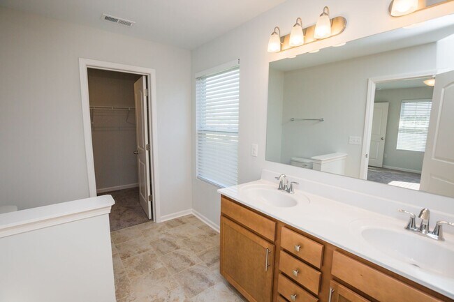 Building Photo - 112 Raphael Pl