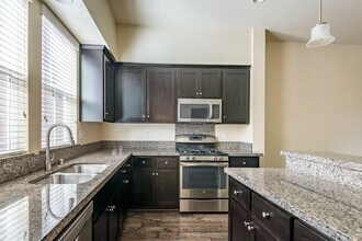 Building Photo - Walking Distance to Downtown Mountain View, Cal Train and the Amazing Farmers Market