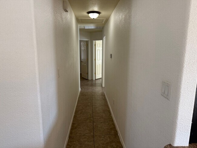 Building Photo - Solar Home for Rent