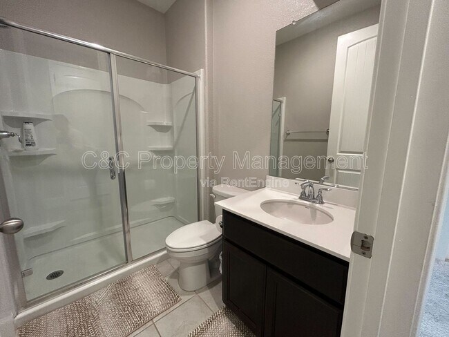 Building Photo - 5243 Comfrey St