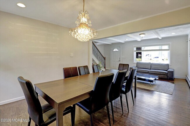 Building Photo - 265 Norgrove Ave